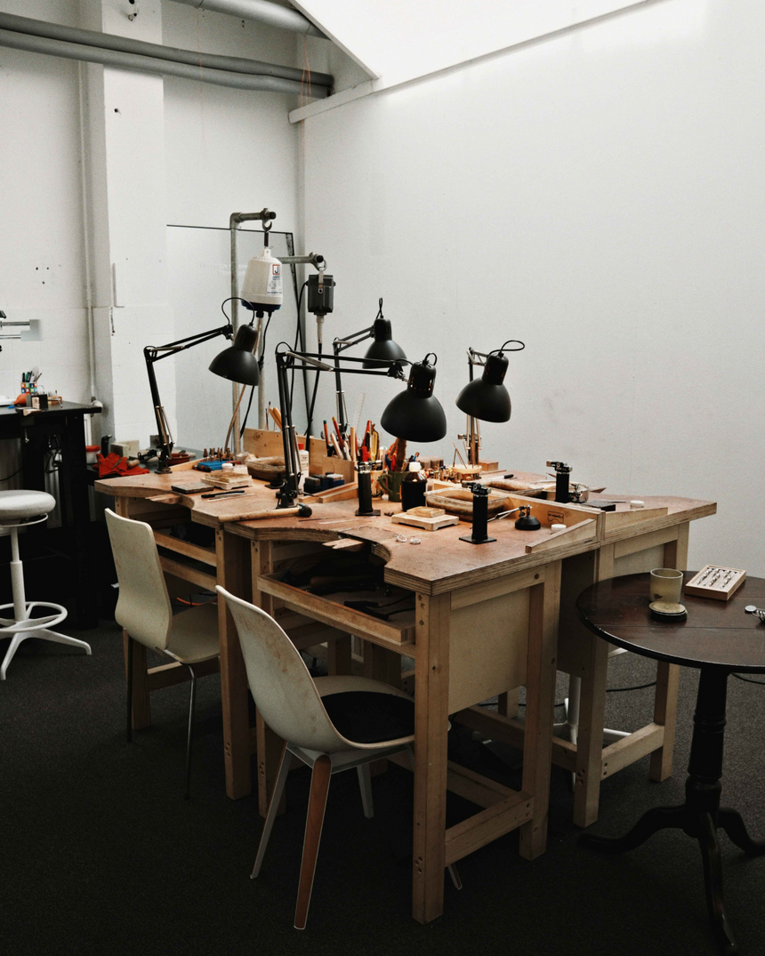 Rent a jewellery workbench (for experienced jeweler only)