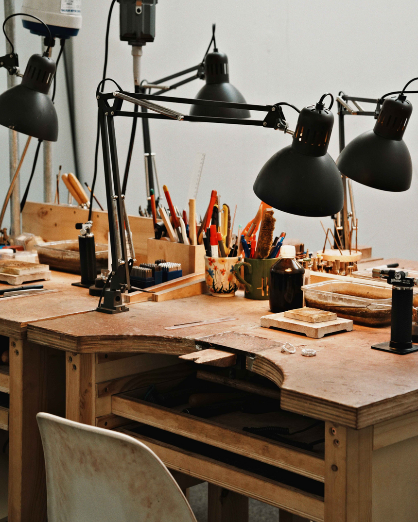 Rent a jewellery workbench (for experienced jeweler only)